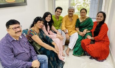 अभिनेता आशीष भारद्वाज ने पहली बार अपने  मुंबई के घर किया बाप्पा का स्वागत