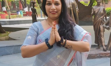 रंगों को सुख, सौभाग्य और समृद्धि का प्रतीक माना जाता है। वहीं शास्त्रों में मान्यता है कि राशि के अनुसार अगर रंगों का चुनाव किया जाय तो आपकी किस्मत को चमकने से कोई नहीं रोक सकता- Acharya Prerna A Jain