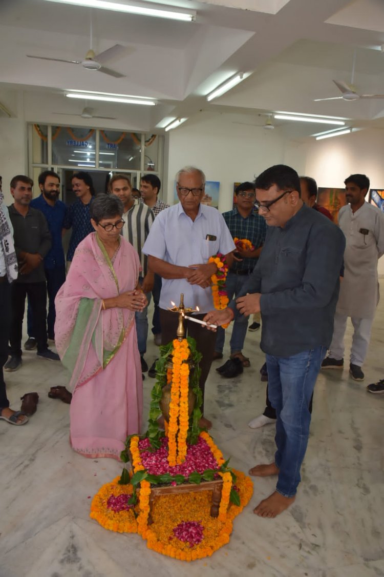 राजस्थान ललित कला अकादमी में शुरू हुई 50 कलाकारों के चित्रों की प्रदर्शनी