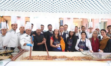 ITC Rajputana: केक मिक्सिंग सेलिब्रेशन का आयोजन