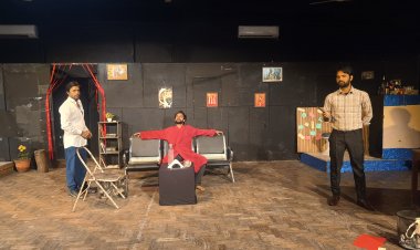 play 2025: यथार्थवादिता की परत खोलता नाटक सन 2025 का मंचन