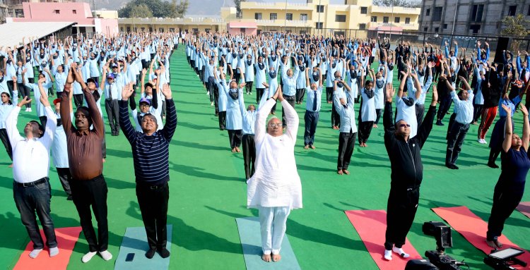 Surya Namaskar program: सूर्य नमस्कार के अभ्यास से शरीर एवं मन स्वस्थ रहता है- दिलावर