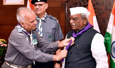 राज्यपाल को भारत स्काउट गाइड संरक्षक बैज