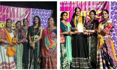 Dandiya Night Festival: डांडिया नाइट महोत्सव में महिलाओं ने मां भगवती के गानों पर ग्रुप बनाकर डांडिया खेला