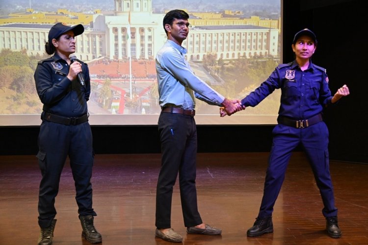 Self Defence Workshop: जयपुर पुलिस ने मणिपाल विश्वविद्यालय जयपुर में किया सेल्फ डिफेंस कार्यशाला का आयोजन