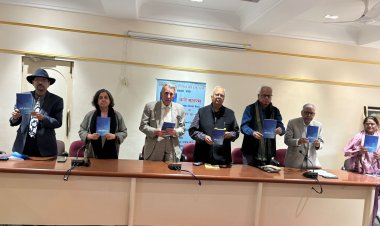 किताब तब ही बचती है जब उसमें कोई बात हो