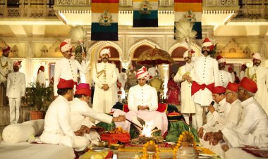 सिटी पैलेस में  हुआ पारम्परिक ‘होलिका दहन’