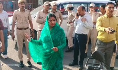 हेरिटेज निगम महापौर कुसुम यादव ने किया बाजारों में सफाई व्यवस्था का निरीक्षण