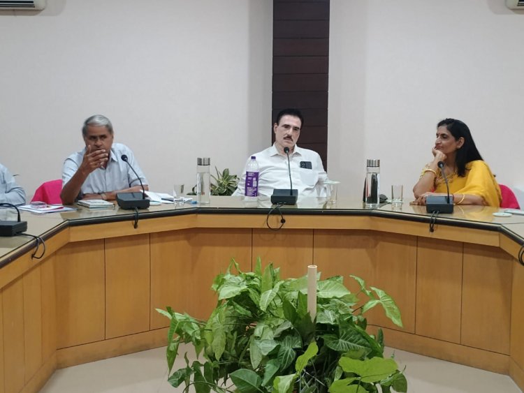 Public Library Day: राधाकृष्णन पुस्तकालय में सार्वजनिक पुस्तकालय दिवस मनाया गया