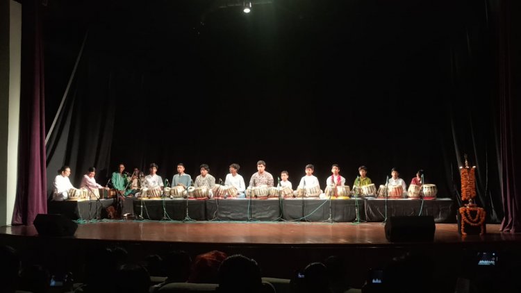 Junior Summer Camp: जूनियर समर कैंप: बच्चों ने दी गायन, वादन और नृत्य की प्रस्तुति