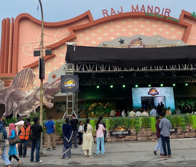 राज मंदिर में जुरासिक वर्ल्ड: रीबर्थ का हिन्दी प्रीमियर 