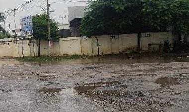 बरसात के बाद जयपुर की सड़कें बनीं मुसीबत