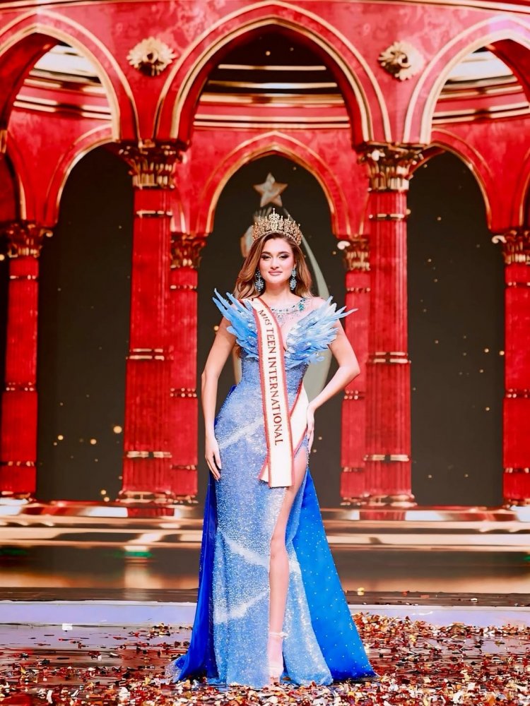 ग्लैमर की दुनिया में स्पेन का जलवा: Lorena Ruiz बनीं मिस टीन इंटरनेशनल 2025, भारत ने रचा इतिहास