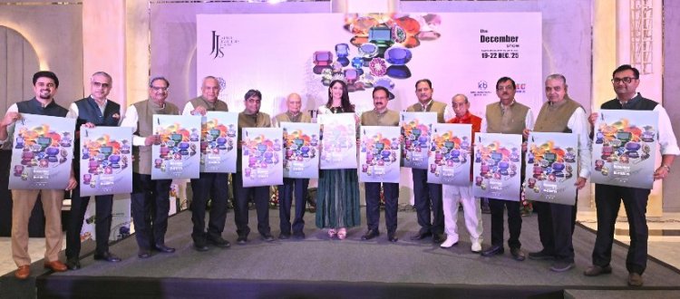 Jaipur Jewellery Show 2025: मिस यूनिवर्स इंडिया श्वेता शारदा ने लॉन्च किया जयपुर ज्वैलरी शो 2025 का थीम पोस्टर