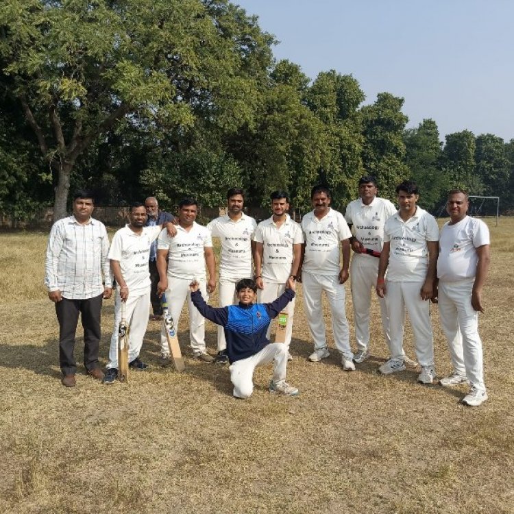 महाराजा कॉलेज ग्राउंड पर रोमांच का चरम: पुरातत्व विभाग ने 21 रनों से जीता मैत्री मैच