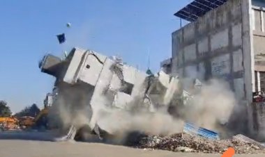 मालवीय नगर में पांच मंजिला निर्माणाधीन इमारत का नियंत्रित ध्वस्तीकरण