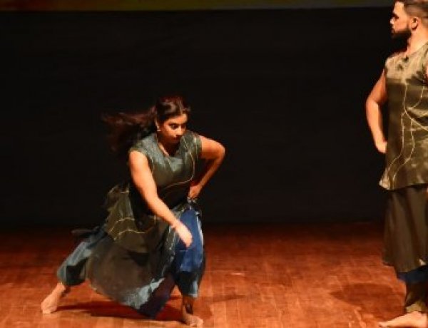 आरआईसी की curation नहीं, अव्यवस्था सुर्खियों में: अंतरराष्ट्रीय प्रस्तुति के बीच खाली कुर्सियाँ और बदसलूकी का माहौल