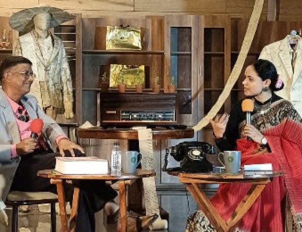 एआई आकर्षक हो सकता है, लेकिन कला का स्थायित्व हाथों की सृजनशीलता में है — विनय शर्मा