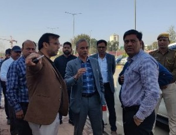 Jaipur Transport News: जेडीसी का हीरापुरा बस टर्मिनल औचक निरीक्षण, अव्यवस्थाओं पर जताई कड़ी नाराजगी