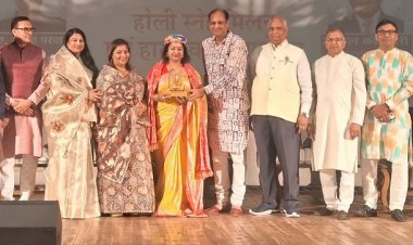 Hasya Kavi Sammelan 2026: ठहाकों, रंगों और उमंग से सजा ‘हास्य कवि सम्मेलन 2026’, होली स्नेह मिलन में उमड़ा जनसैलाब