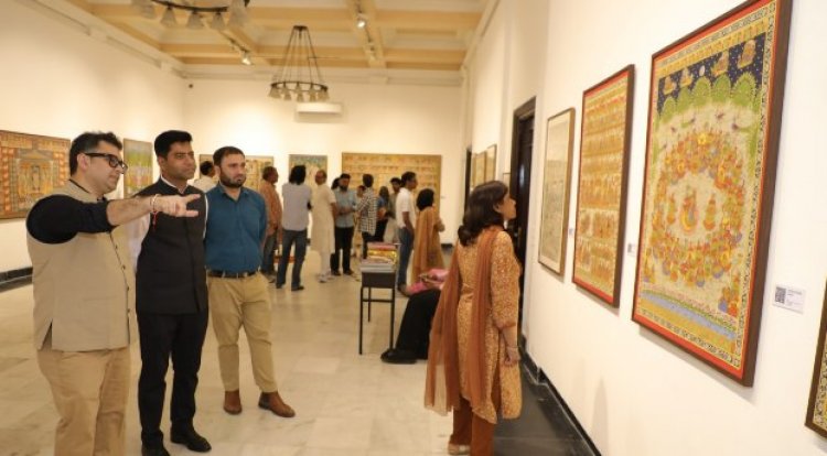 दिल्ली में गूंजी राजस्थान की कला विरासत: बीकानेर हाउस में ‘सेक्रेड एस्थेटिक्स’ प्रदर्शनी ने जीता दिल