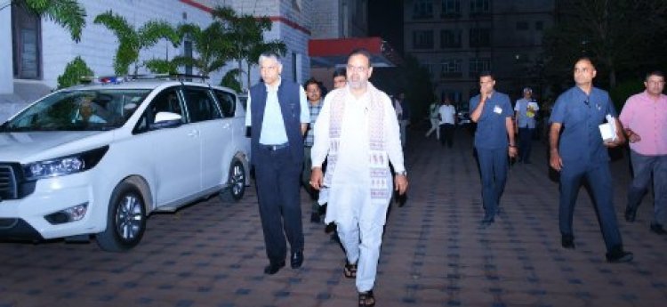 अर्थ ऑवर में CM आवास रहा अंधकारमय, LPG आपूर्ति पर सख्त निर्देश—‘ऊर्जा बचत को बनाएं रोज़ की आदत’