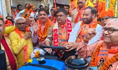 भगवान परशुराम जयंती पर उमड़ा आस्था का सैलाब, जयपुर में निकली भव्य शोभायात्रा