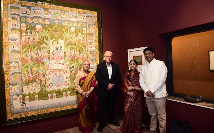 A Vibrant Fusion of Art: Jaipur Exhibition Showcases Tradition & Modernity