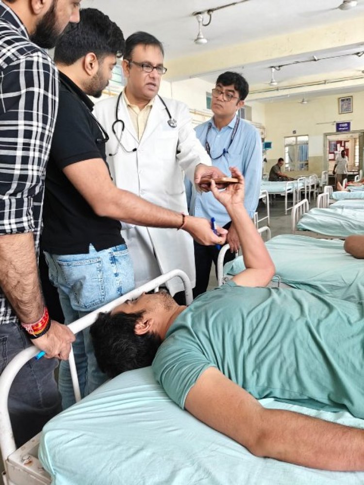 अनशन की तपिश में बिगड़ी सेहत: जेसीटीएसएल कर्मचारी अस्पताल में भर्ती, संघर्ष हुआ और तेज