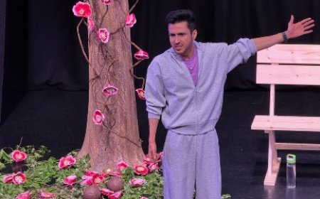 “बेशरम आदमी” ने जयपुर में बांधा समां, एक्टर अमोल पाराशर के दमदार अभिनय ने जीता दिल