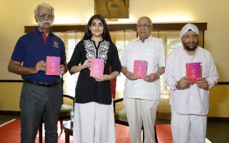 14 साल की कियारा ग्वाला की कविताओं ने छुआ दिल ‘द ओपनिंग एक्ट’ के विमोचन समारोह में स्मृतियों, उम्मीद और आत्मविश्वास पर हुई भावपूर्ण चर्चा