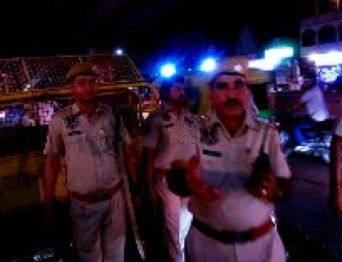 पश्चिम जिले में पुलिस का बड़ा एक्शन: 200 अतिरिक्त जवानों के साथ सघन नाकाबंदी अभियान