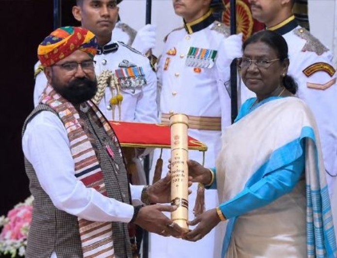 राष्ट्रपति भवन में गूंजा राजस्थान का गौरव: लोक कला और सेवा की तपस्या को मिला पद्मश्री सम्मान