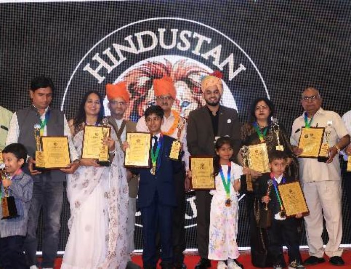 ‘सफलता नहीं, समाज में बदलाव है असली पहचान’: Heroes of India Awards-2026 में गूंजीं प्रेरक कहानियां, 250 से ज्यादा प्रतिभाओं का हुआ सम्मान