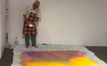 Pramod Arya’s Mesmerizing Art Captivates Visitors at Rajasthan International Centre