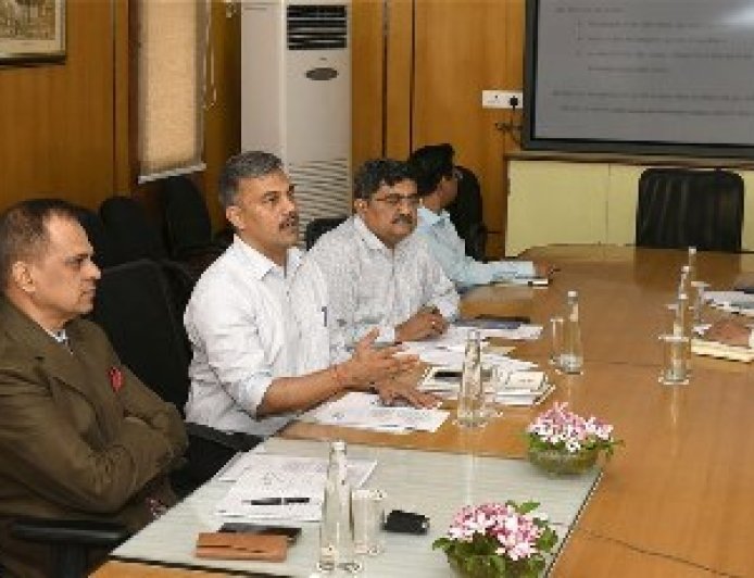 राजस्थान की सड़कों पर दौड़ेंगी 1150 Electric Buses: 8 शहरों में बदलेगी Public Transport की तस्वीर, Chief Secretary ने दिए सख्त निर्देश