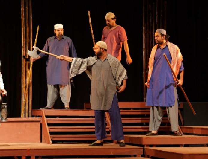 जब मंच पर जीवंत हुई विभाजन की पीड़ा: ‘तमस’ ने जयपुर को रुलाया, सोचने पर किया मजबूर