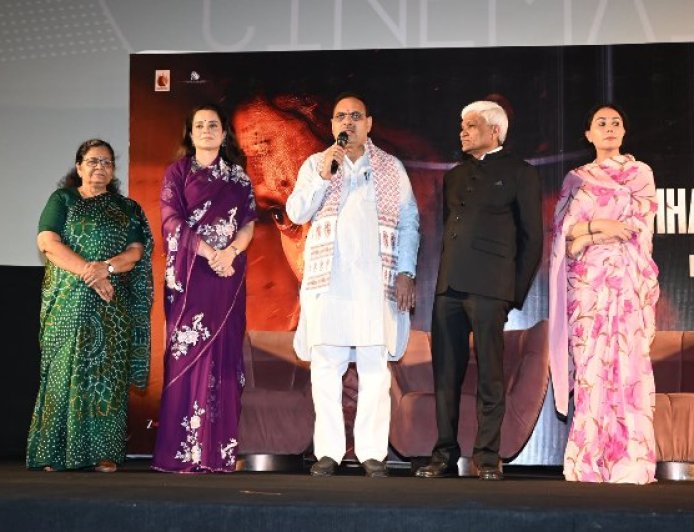 जयपुर में ‘Bharat Bhagya Vidhata’ का भावुक पल: Kangana Ranaut ने CM Bhajanlal Sharma और Deputy CM Diya Kumari का जताया आभार