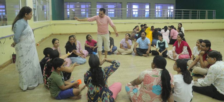 ‘मोबाइल से आगे बढ़कर दिलों को जोड़ने की पहल’: Parents Session में बच्चों और अभिभावकों ने फिर से खोजा Emotional Bond