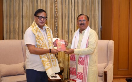 स्पीकर देवनानी ने CM हिमंता बिस्वा सरमा को भेंट की खास किताब, फिर मां कामाख्या के दरबार में मांगी दुआ