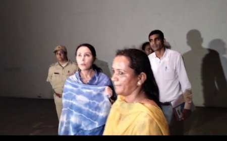 Ravindra Manch की बदहाली पर भड़कीं Diya Kumari: टूटी Chairs, बंद AC देख अफसरों को लगाई फटकार, बोलीं—अब होगा Complete Renovation