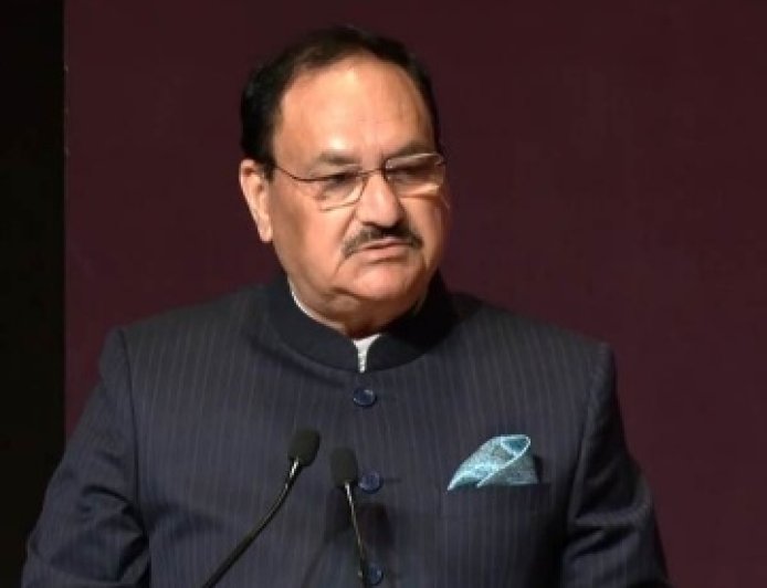 हॉर्मुज़ संकट के बीच बड़ी राहत: 15 जहाज़ों ने पार किया खतरनाक जलडमरूमध्य, अब किसानों के लिए नहीं होगी खाद की कमी