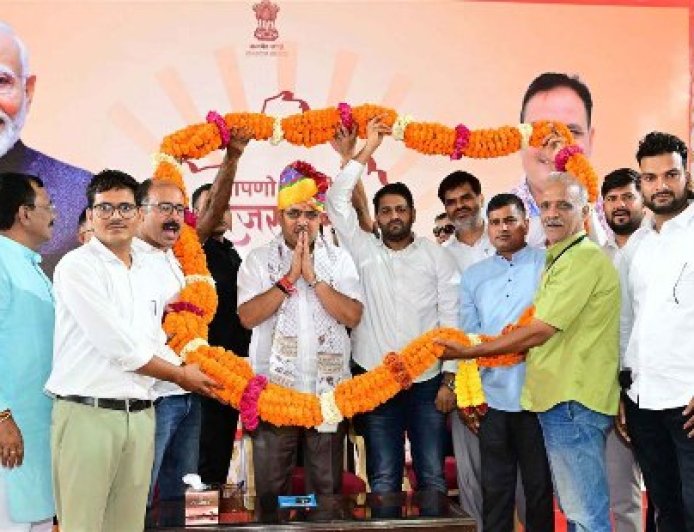 हजारों कर्मचारियों की बल्ले-बल्ले! प्रमोशन में 2 साल की छूट, ग्रेच्युटी 25 लाख — CM भजनलाल का बड़ा तोहफा