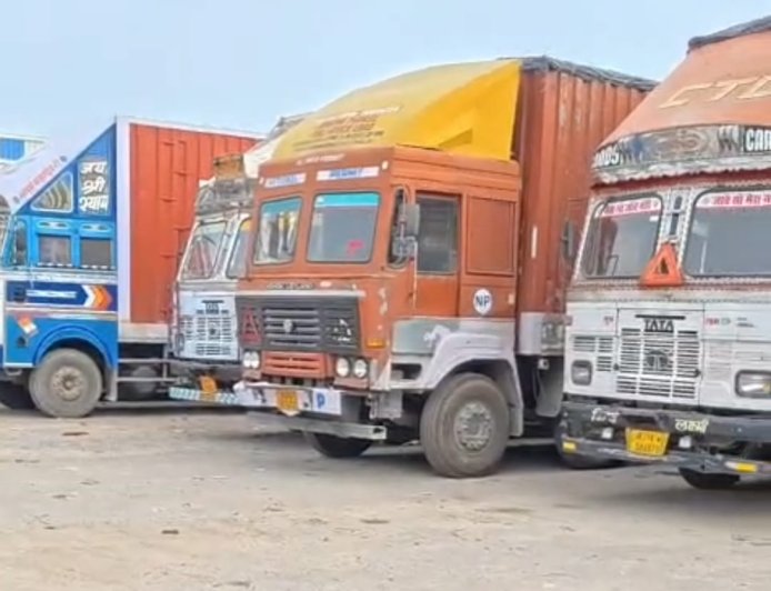 Rajasthan Truck Strike: 15 हजार Trucks के पहिए थमे, हर दिन ₹10 करोड़ का नुकसान; VLTD विवाद से Supply Chain पर संकट