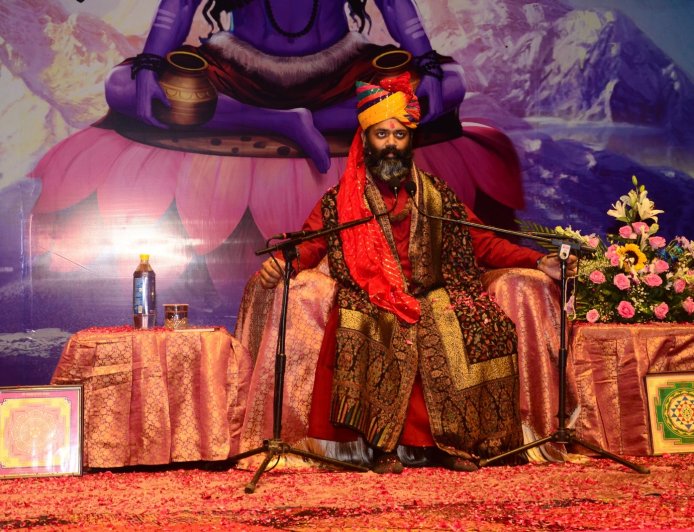 Jaipur में गूंजा Sanatan का संदेश: Dr. Ishan Shivanand की Meditation से 2000+ युवाओं ने खोजा Inner Peace का नया रास्ता