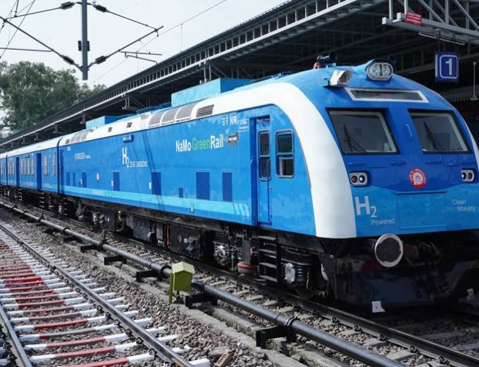 3,200 लीटर Diesel की बचत, धुएं की जगह सिर्फ Water Vapour! भारत की Hydrogen Train ने रचा नया इतिहास
