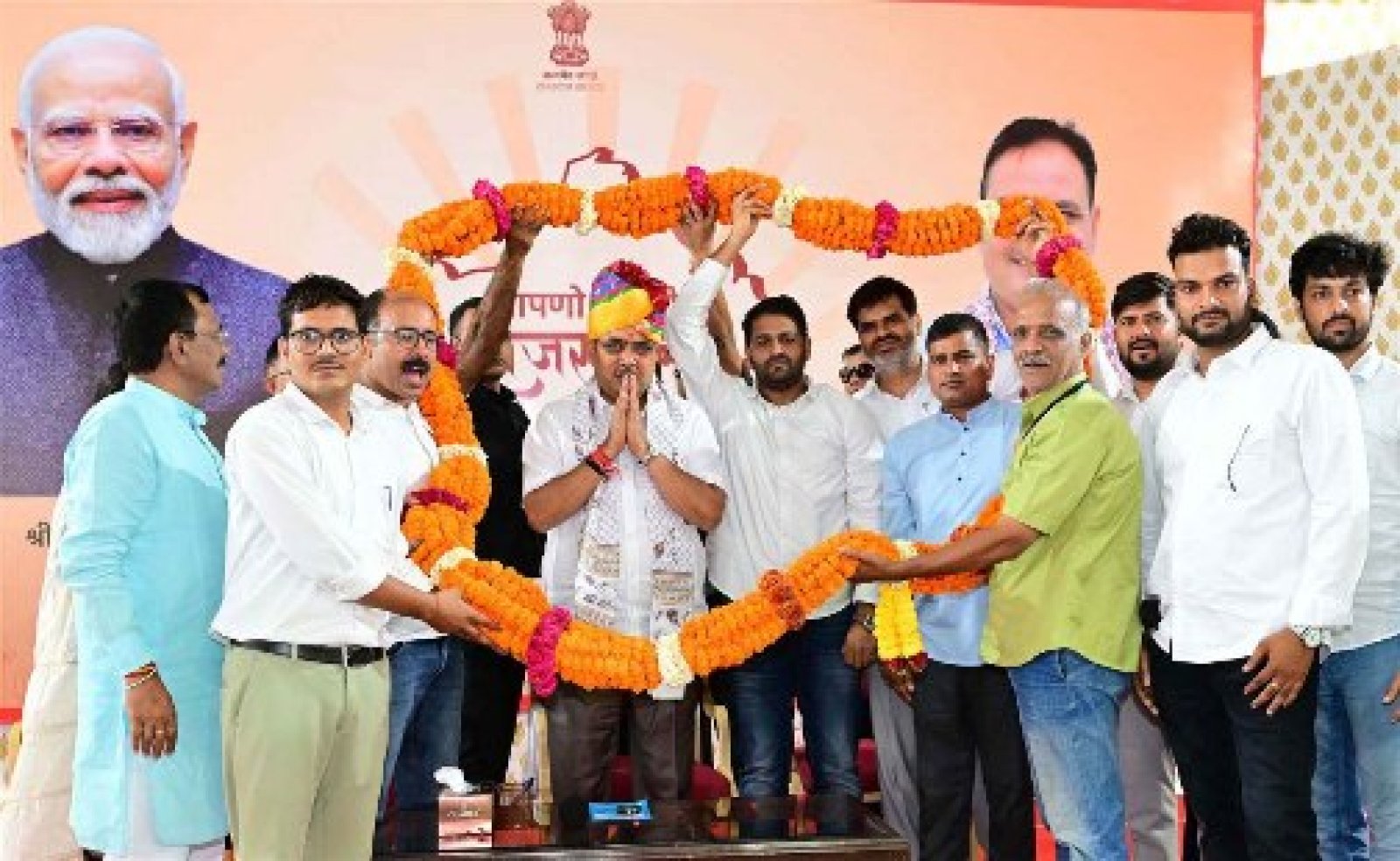 हजारों कर्मचारियों की बल्ले-बल्ले! प्रमोशन में 2 साल की छूट, ग्रेच्युटी 25 लाख — CM भजनलाल का बड़ा तोहफा
