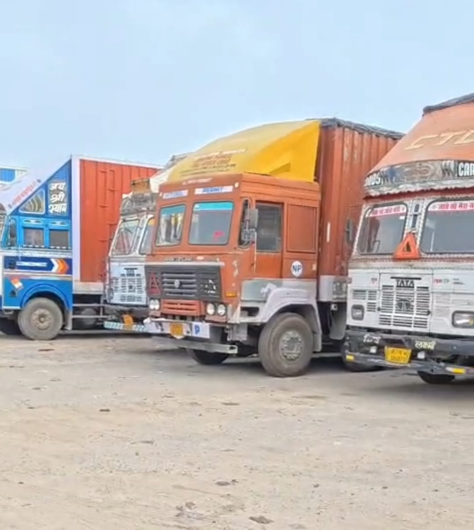 Rajasthan Truck Strike: 15 हजार Trucks के पहिए थमे, हर दिन ₹10 करोड़ का नुकसान; VLTD विवाद से Supply Chain पर संकट