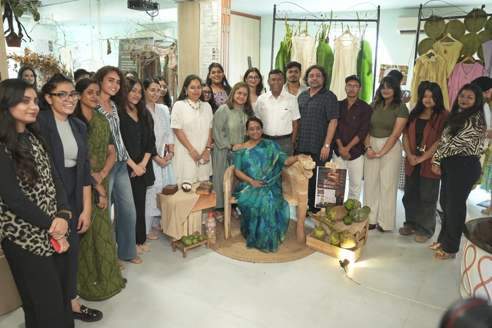 जयपुर की 'मार्मिक' Exhibition में छिपा है चौंकाने वाला संदेश! फूलों से लेकर मिट्टी तक, स्टूडेंट्स ने बना दिया कुदरत का आईना