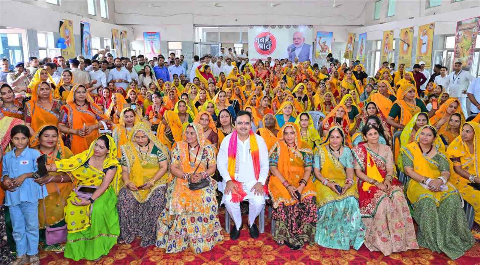 आदिवासी महिलाओं के बीच पहुंचे CM भजनलाल शर्मा, साथ सुना PM Modi का 'Mann Ki Baat', कहा- देश के गुमनाम हीरो को मिल रही पहचान